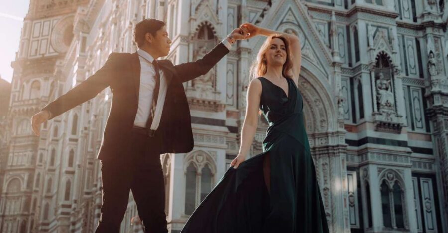 Florence Private Professional Photoshoot - Piazza Duomo, Piazza Repubblica, Piazza Signoria: Where the Camera Gets Easy