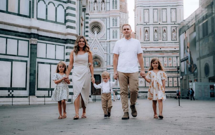 Florence Private Professional Photoshoot - What You Actually Get: All Raw Photos Plus 25 Color-Corrected Favorites