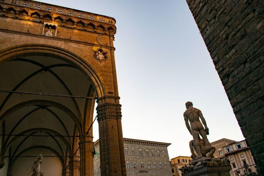 Florence: Renaissance City Walking Tour - Oltrarno, S. Frediano, and Santo Spirito: artisan Florence in real life
