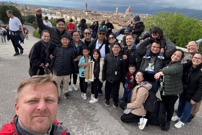 Florence : Scenic tour of Piazzale Michelangelo with tasting - Villa Pian dei Giullari in Arcetri: views plus a real food moment