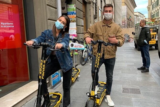 Florence Scooter Guided Tour - Stop in the historic center: Medici roots to the religious core