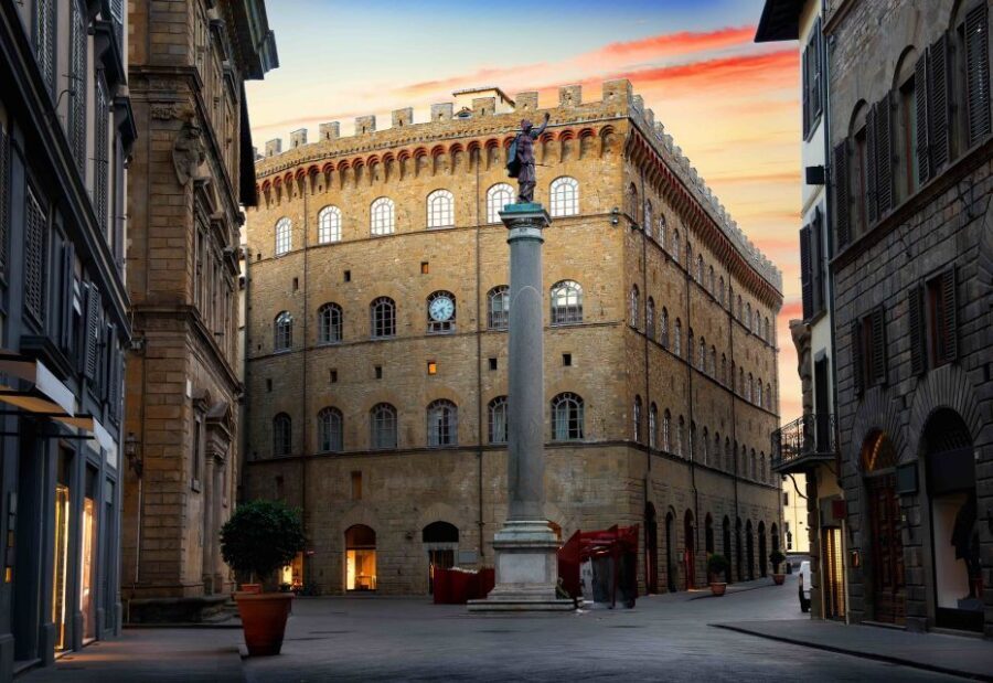 Florence: Self-Guided Video Tour with World's Best Experts - Palazzo Vecchio and Florence’s power behind the scenes