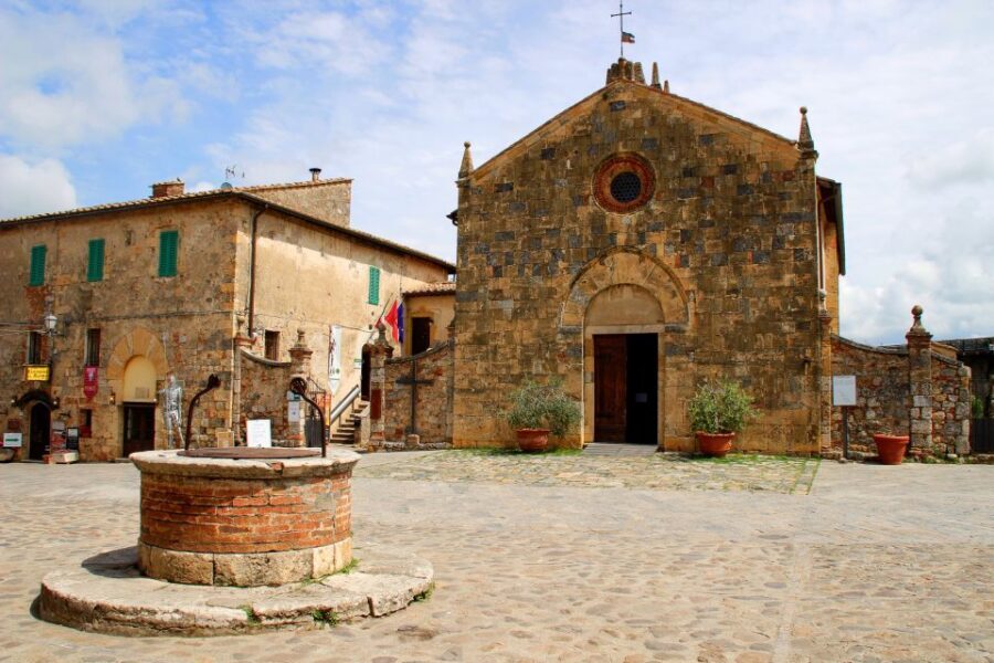 Florence: Siena San Gimignano Private Day Tour by Deluxe Car - San Gimignano: tower views that feel like a skyline from the past