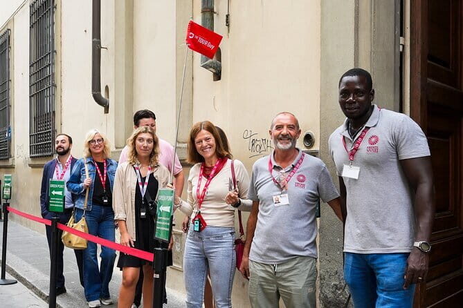 Florence: Skip the Line Duomo Express Tour - Meeting at Piazza del Duomo 19 and Getting Through Quickly