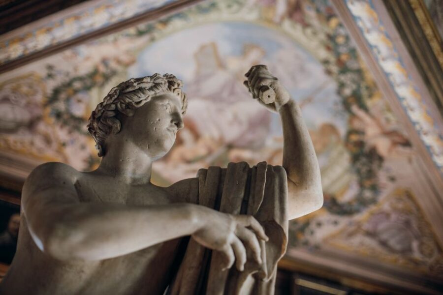 Florence: Skip-the-Line Uffizi, Accademia & Guided City Tour - Uffizi Gallery: From Medieval Roots to Renaissance Peaks (and After)