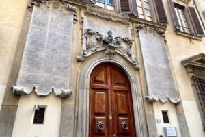 Florence: Street Food Tour and Sightseeing with Local Expert Guide in 2.5 hours - Mercato Centrale: Where You Learn the Ingredients, Not Just the Names