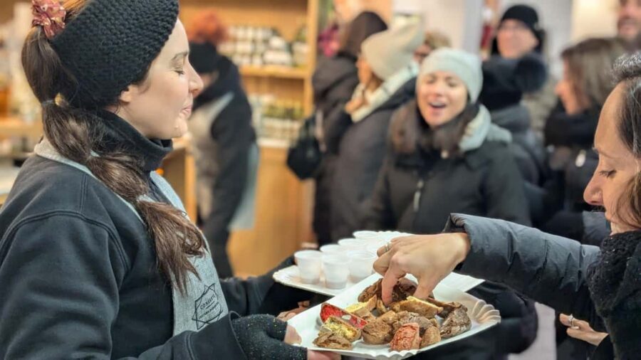 Florence Street Food Tour: Central Market & Duomo Area - Gelato near Ponte Vecchio: a sweet finish that matches the route