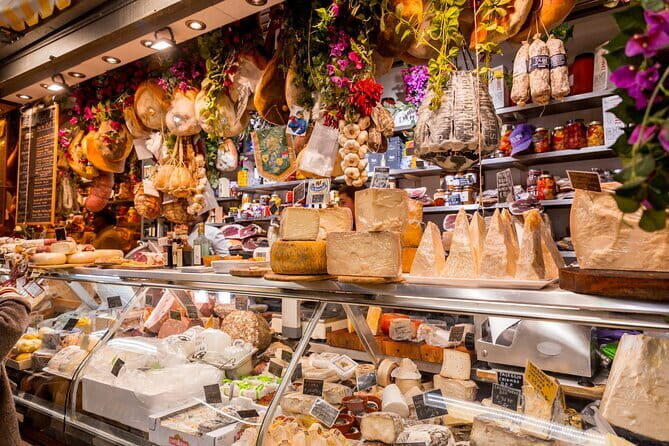 Florence Street Food Walking Tour with wine in Duomo Area - Duomo Square break: ice cream, the big skyline, and a smart reset