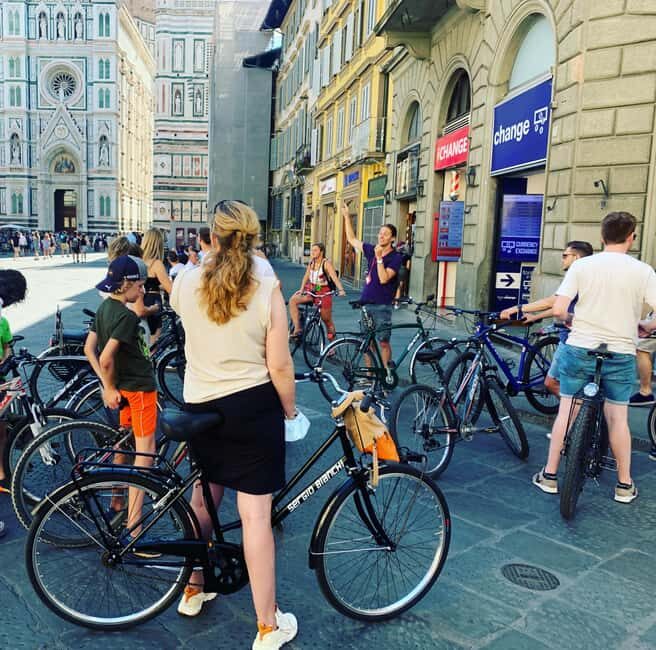 Florence: Sunset Bike Tour - Piazza del Duomo, Signoria Square, and Republic Square by bike