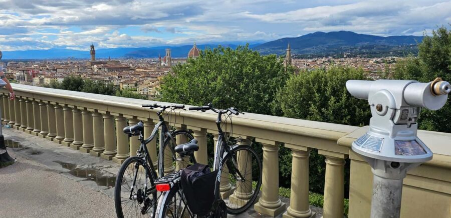 Florence: Sunset Bike Tour - Piazzale Michelangelo: the sunset photo moment that actually delivers