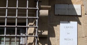 Florence: The Medici Family Guided Walking Tour - Starting at Via Cavour 21r: Getting In Without Stress