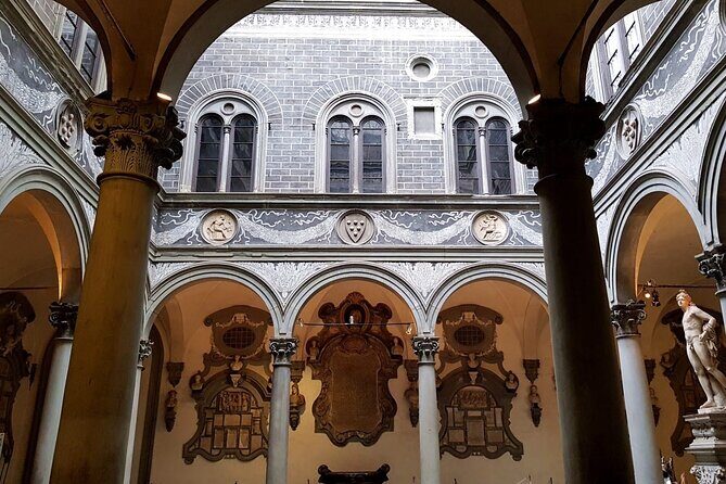 Florence: The Medicis Private Walking Tour - Piazza della Signoria and Palazzo Vecchio: where Medici influence meets the city’s leadership center