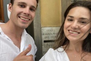 Florence Time Travel Quest: Michelangelo’s Secret Trail - Fontana dello Sprone and Ponte Vecchio: puzzles in classic photo territory