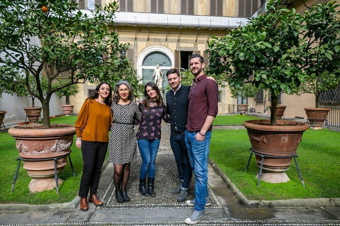 Florence Top-Sites Guided Tour with Skip-The-Line Access to Michelangelo David - A 3-hour Florence sampler that ends at David