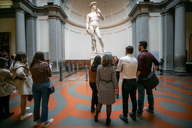 Florence Top-Sites Guided Tour with Skip-The-Line Access to Michelangelo David - Ponte Vecchio and Porcellino: history in the flow of the street