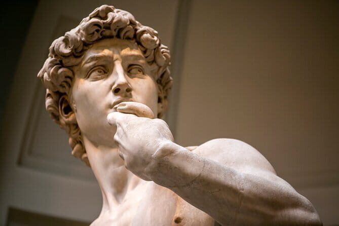 Florence Top-Sites Guided Tour with Skip-The-Line Access to Michelangelo David - Santa Croce: get your bearings fast in Renaissance Florence