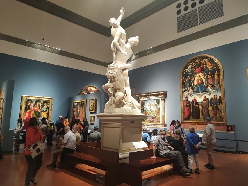 Florence: Tour of Michelangelo's David with Priority Access - Meeting at Via Ricasoli: find Carrefour Express and your FLOVEN guide