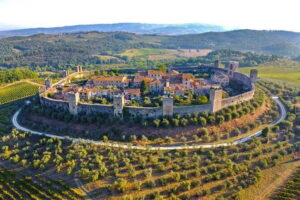 Florence: Tour San Gimignano, Monteriggioni & Chianti Hills - What You Actually Get: Breakfast, Aperitif, Lunch, and Tastings