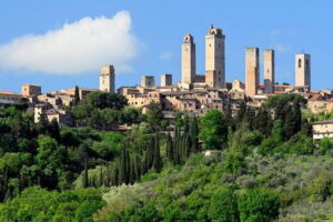 Florence: Tuscany Grand Tour-Siena, San Gimignano, Chianti & Pisa - Getting Started in Florence: Piazza Mentana, Via dei Vagellai, and the Small-Group Van