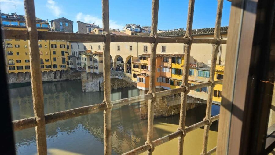 Florence: Uffizi Gallery and Vasari Corridor Private Tour - Door No. 1 and ACCORD staff: making check-in painless