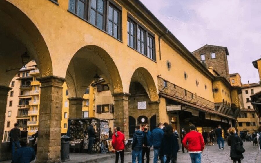 Florence: Uffizi Gallery and Vasari Corridor Private Tour - Who should book this private tour (and who might not need it)