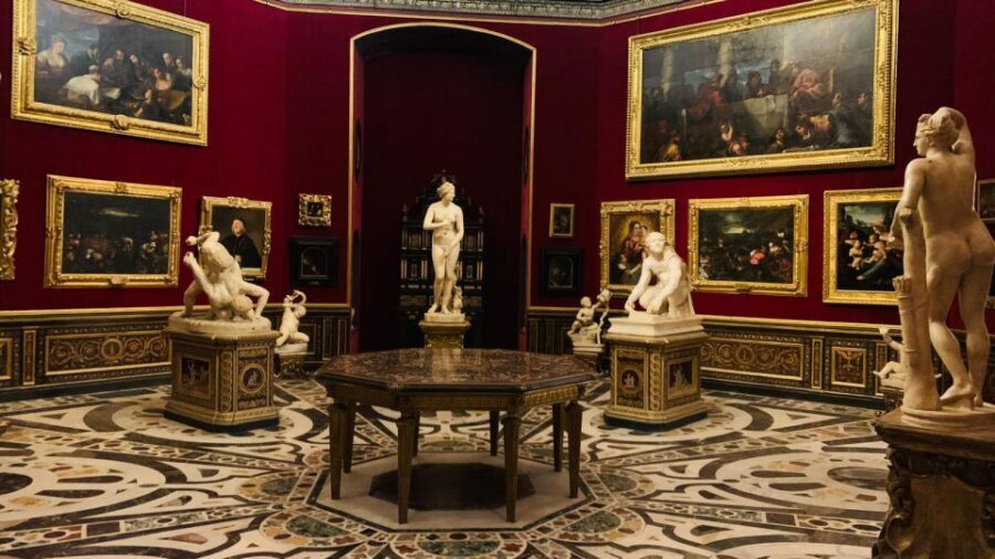 Florence: Uffizi Gallery Guided Tour w/ Skip-the-Line Entry - Inside the Uffizi: 110 minutes, headphones, and a clear art storyline