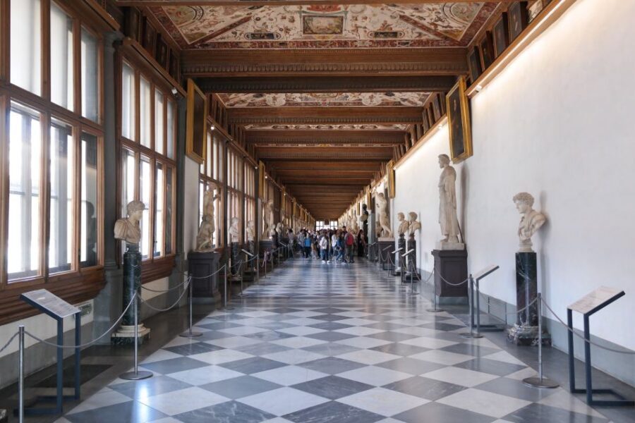 Florence: Uffizi Gallery Master Class Skip-the-Line Tour - Logistics, Accessibility, and the First Sunday Catch