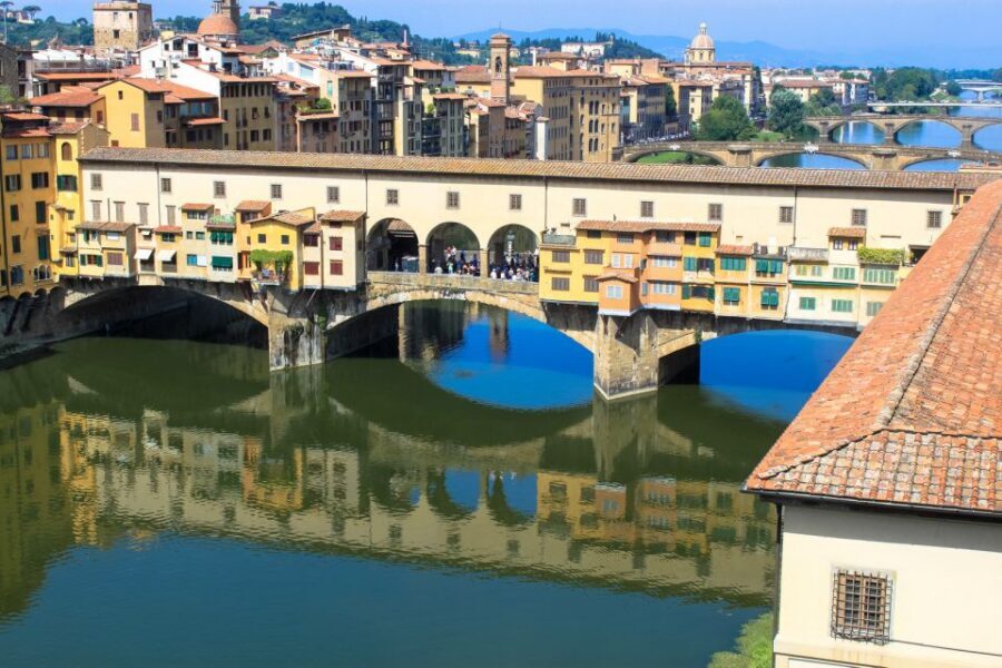 Florence: Uffizi Gallery Private Treasure Hunt for Families - Loggia dei Lanzi: sculpture lessons in an easier setting