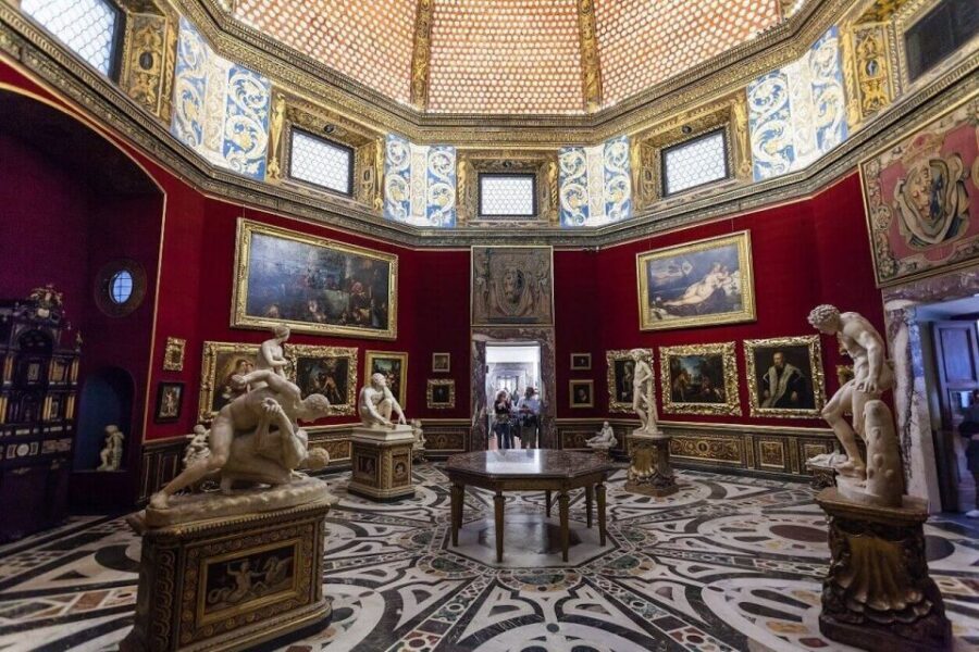 Florence: Uffizi Gallery Small Group with Entrance Tickets - Uffizi Gallery in Florence: Why This Museum Feels Like a Timeline