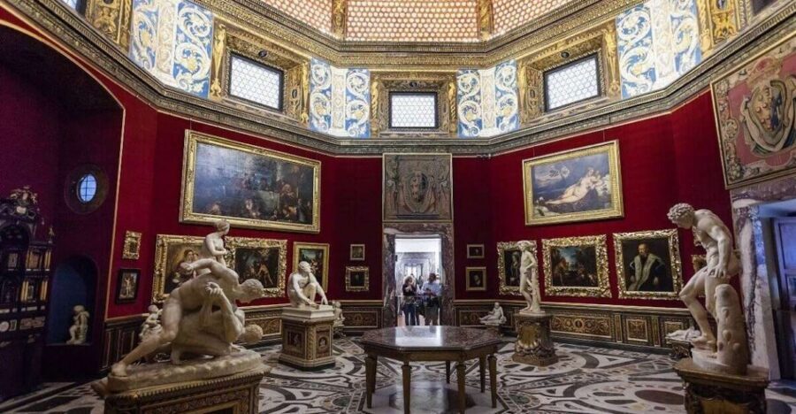 Florence: Uffizi Gallery Small Group with Entrance Tickets - Priority Entrance: What It Actually Buys You on Museum Day