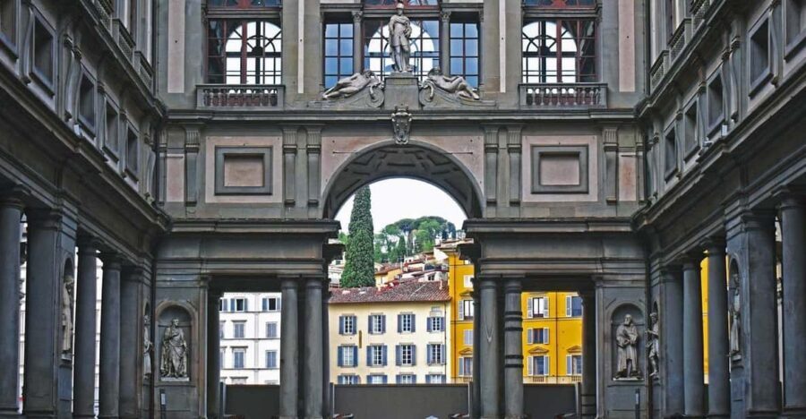 Florence: Uffizi Priority Access Ticket - Small group logistics without a guided script