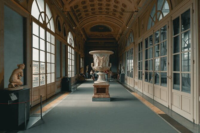 Florence: Uffizi Skip-the-Line Entry & Guided Tour - The guide experience: Spanish narration plus headsets that actually help