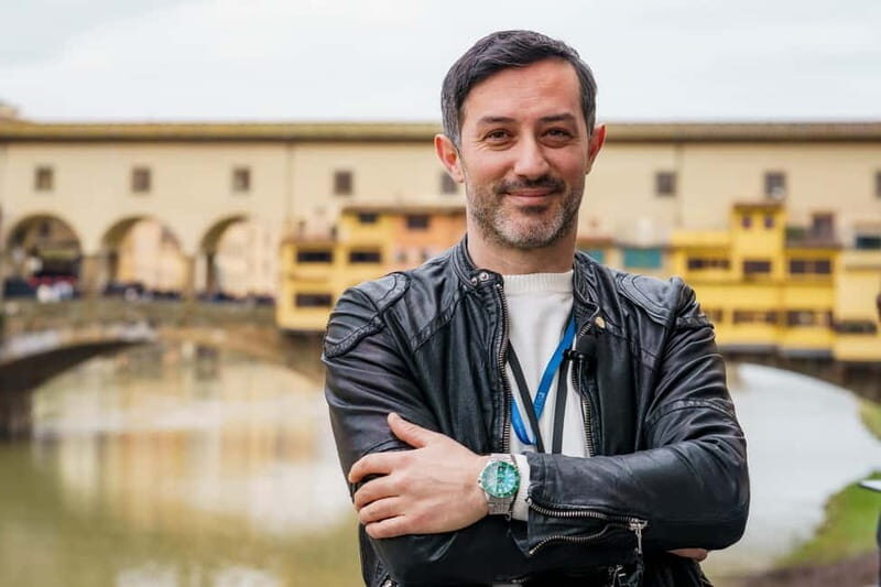 Florence: Untold Bike tour with Roberto - Piazza della Repubblica: The Big Welcome to Old Florence