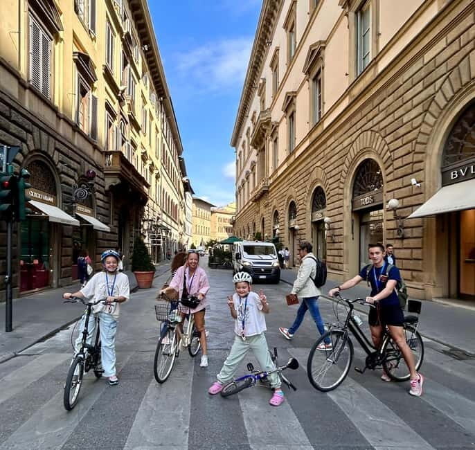 Florence: Untold Bike tour with Roberto - Piazza del Duomo: Photo Stop With Historical Backstory