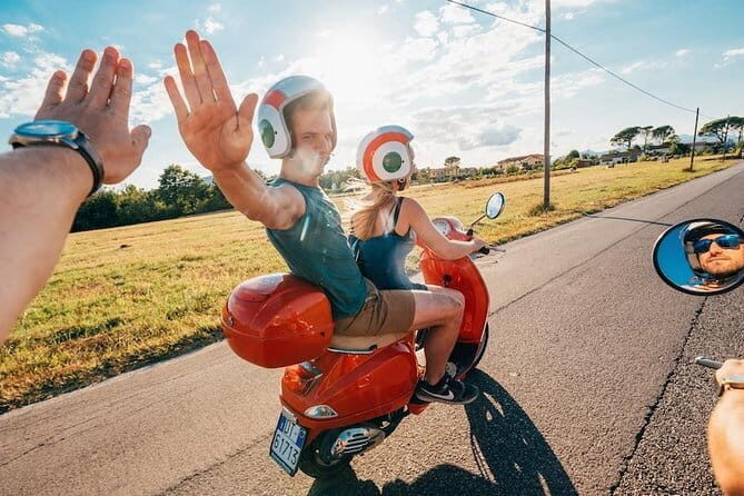 Florence Vespa Rental - Tuscan Comfort Details: Helmet, Windshield, and the Top Case