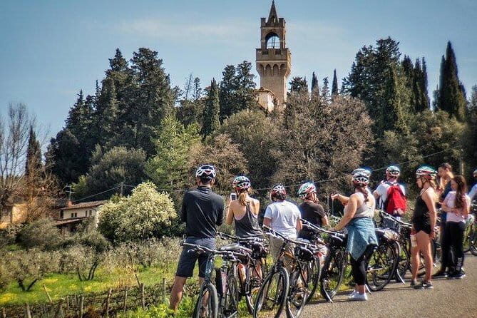 Florence Vespa Tour as a Passenger, max 6 people + Wine Window! - The Florence cathedral stop and the oldest bridge angle