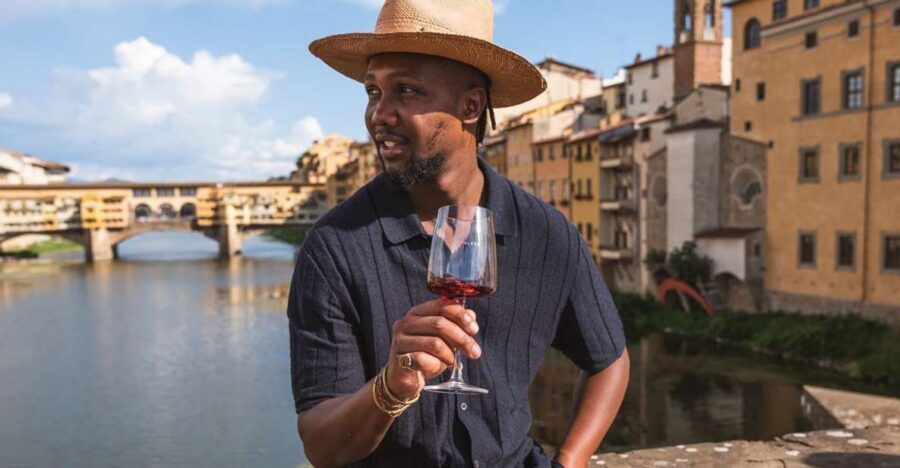 Florence: Wine-tasting Experience in Front of Ponte Vecchio - First Glass by Ponte Vecchio: the location that changes the vibe