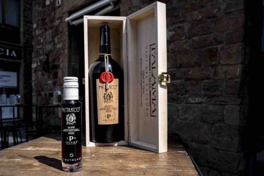 Florence: Wine-tasting Experience in Front of Ponte Vecchio - What you taste in Florence: Chianti and Vermentino, chosen by Francesca Vigo