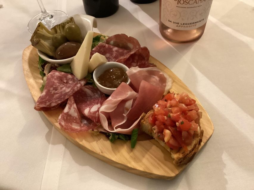 Florence: Wine Windows Walk with Wine Tasting and Appetizers - The 1-hour tasting class: three wines, real pairing logic