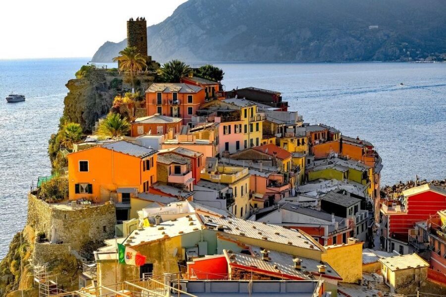 From Florence: Cinque Terre guided tour with Lucca - Scenic drive to Manarola: what you’re really paying for