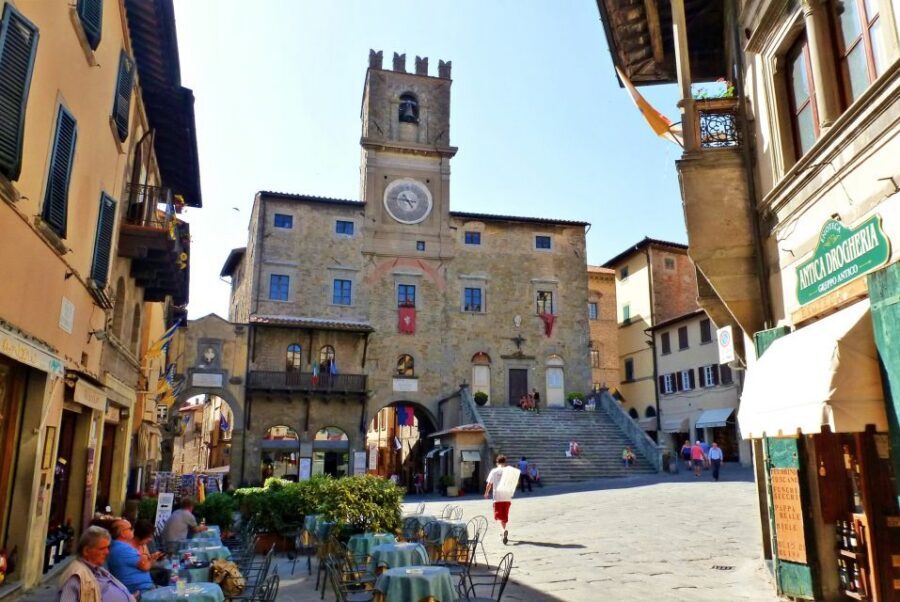 From Florence: Private Day Trip to Assisi and Cortona - Piazza Garibaldi to wine with Lake Trasimeno views