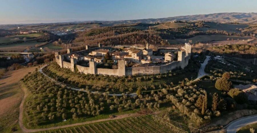 From Florence: Private Siena, San Gimignano + wine tasting - Monteriggioni lunch: 1213 walls and a Dante wink