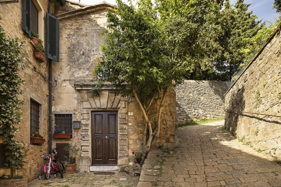 From Florence: PRIVATE Tour of San Gimignano and Volterra - Timing and logistics: making an 8-hour day feel doable