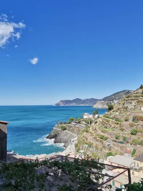 From Florence: Small-group to Cinque Terre and Pisa Day Tour - Vernazza: free time built for lunch, views, and a tiny beach