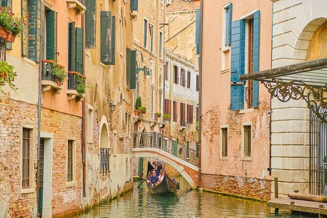 From Florence to Venice: A Day Trip to the Floating City - Practical stuff: long hours, crowds, and what to pack