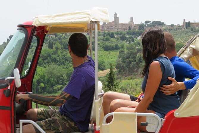 From Florence:Tuscany Tuk Tuk with Lunch, Wine & San Gimignano - From Florence to Chianti: meet-up and the smooth start