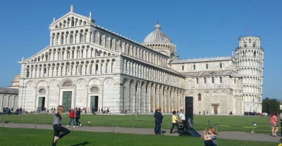 From Livorno: Guided Day Trip to Florence and Pisa by Bus - The ride to Florence: air-conditioned comfort and what to expect