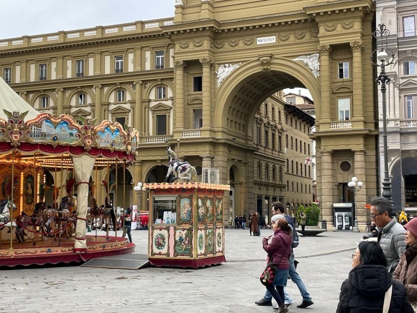 From Livorno: Guided Day Trip to Florence and Pisa by Bus - Piazza della Signoria and Ponte Vecchio: Florentine power to iconic bridge photos