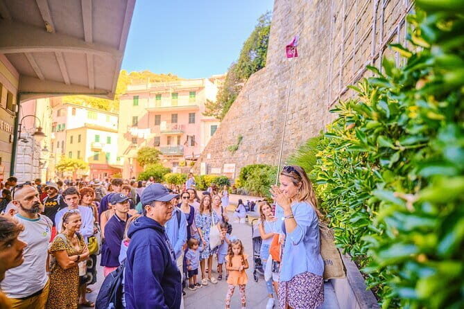 Full-Day Small-Group Cinque Terre Tour from Florence - Stop 1: Florence meeting point and the long ride out