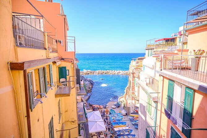 Full-Day Small-Group Cinque Terre Tour from Florence - Stop 3: Vernazza’s harbor picture and the Doria tower view